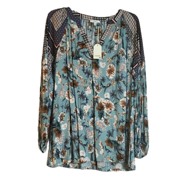 JODIFL Tops - ⭐NWT Jodifl Floral Top
